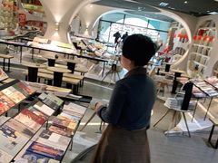 -钟书阁(珍园店)