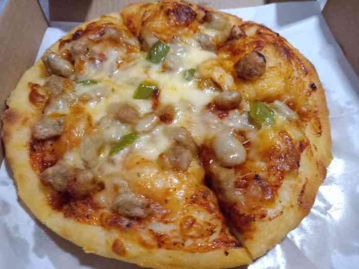 七号汉堡披萨-"它家我每周必订,有披萨套餐,套餐里可选一.