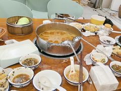 -老何家后安粉·糟粕醋海鲜火锅(三亚湾椰梦长廊店)