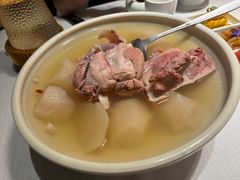 钙骨炖萝卜汤-悦融·京鲁菜·露台花园(安定门店)
