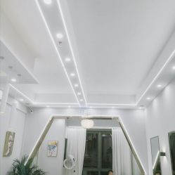 -V8潮牌·接发烫染连锁