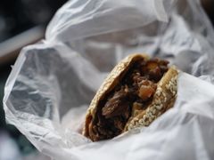 烧饼夹烧牛肉-北京清真房记小吃店