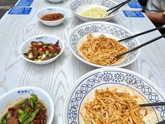 -李与白包子铺(桐梓林店)