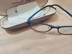-美式眼镜·授权蔡司.依视路.尼康.豪雅.明月(人民广场店)