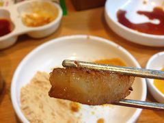 -江南猪肉商会无限续吃(弘大店)