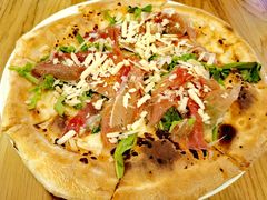 火腿芝麻菜披萨-城市大道红炉披萨烘焙坊