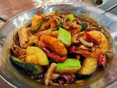 干锅鱿鱼虾-同济大排档