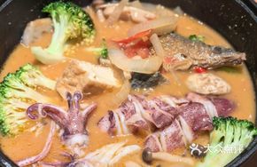 Lemongrass Spicy Seafood Pot