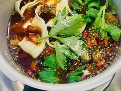 -晓彭肥肠鸡·泡椒鸡火锅(水木天地店)