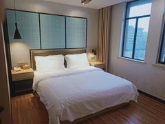 -柏曼酒店(合肥国购广场三里庵地铁店)