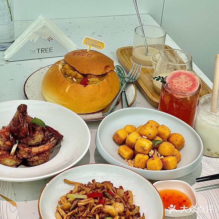 老牌网红餐厅太原街创始店重装简直太美了～