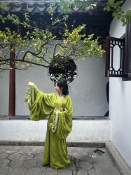 -一揽芳华汉服旗袍体验馆(拙政园店)
