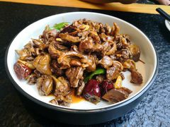 -鱼鲜饭香·招牌汽锅剁椒鱼头王