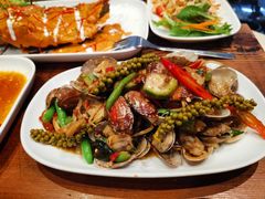 -Show Neua Thai Street Food