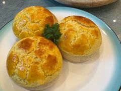 酥皮叉烧包-白天鹅宾馆-宏图府餐厅