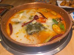 -洱火云南酸菜牛肉火锅(石景山当代商城店)