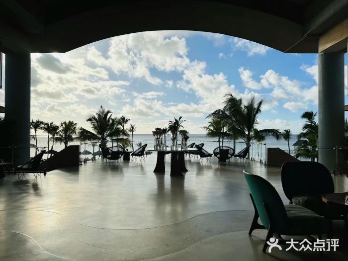 红顶教堂图片