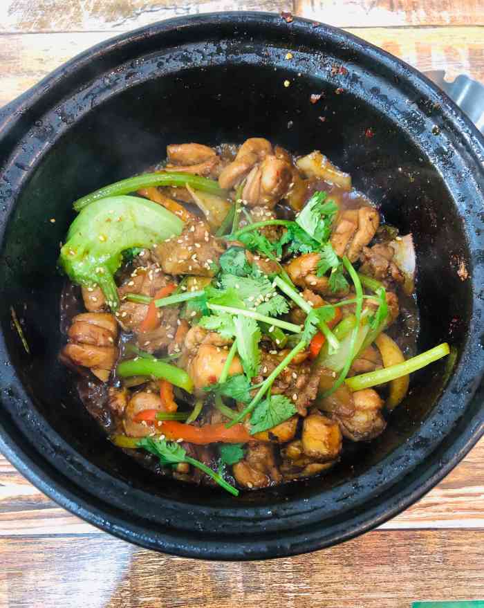 于记重庆鸡公煲(红庙店)-"「鸡公煲」上面一层油很厚,没有做出鸡公煲.