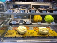 面包甜点陈列柜-猫王榴莲世家(三里屯SOHO商场店)