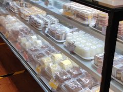 面包甜点陈列柜-新侨三宝乐面包店(崇文门店)