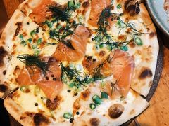 三文鱼披萨-La Strada(安福路店)