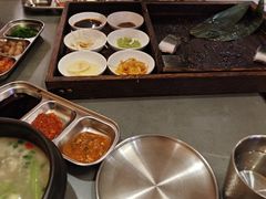 -围炉肉舍•炭烤活鳗•丹东海鲜烤肉(步行街店)