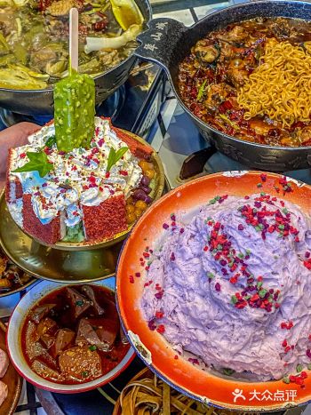 不用去成都！！在我大杭州吃到肥肠芋儿鸡