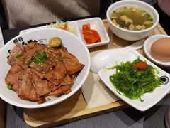 日出千层五花-熊吞·大碗丼烧肉饭(西市场嘉华店)