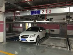 -华泰中心-停车场