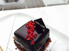 -UNI UNI(环亚凯瑟琳店)