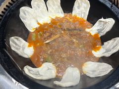 刚贴好饼-锅来乐地锅鸡(安亭店)