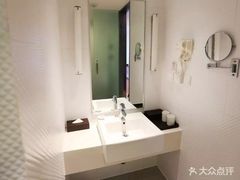 -全季酒店(重庆李子坝牛角沱地铁站店)
