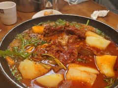 土豆排骨火锅-喇喇排骨火锅·传统韩式脊骨汤(望京西园总店)