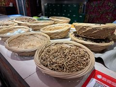 -鱼窝棚柴火铁锅炖(富山屯店)