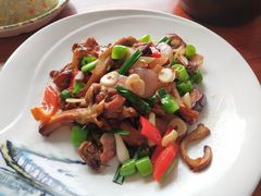 腊肉炒牛肝菌-云隐小厨·传统大理美食(复兴路店)