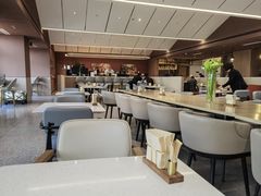 -上海虹桥中心爱琴海亚朵S酒店