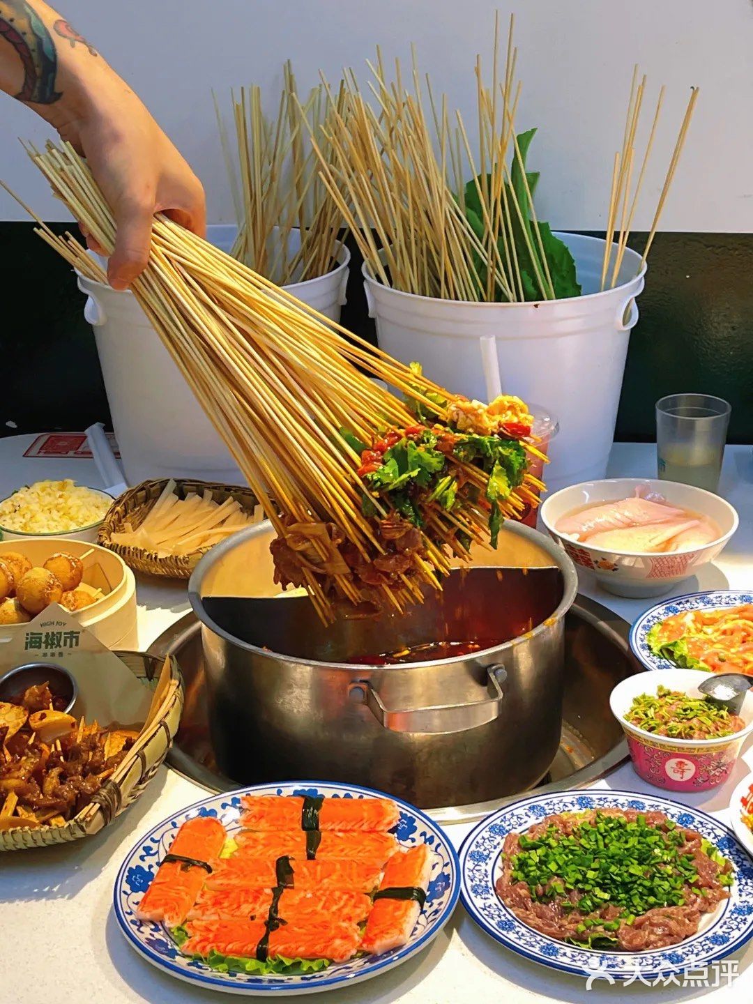 成都 | 24h营业的串串吃法研究所！火锅串串一锅端！