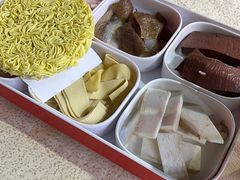 -猪三哥肥肠鸡川菜小炒