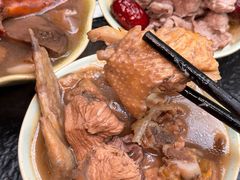 -菌自由丨野生菌火锅特色庭院餐厅(丽江古城店)