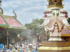 -七彩云南欢乐世界