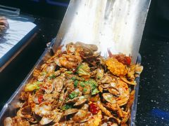 一锹海鲜-冰城小镇音乐串吧·聚会餐厅(百子湾店)