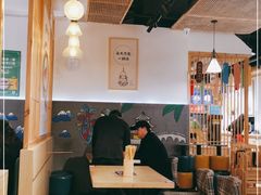 大堂-花馬肆.云南过桥米线(汉神购物广场现场熬汤店)