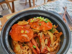 美味膏蟹煲小煲仔-十面欢腾·海鲜面·台式Bistro(长乐路店)