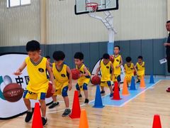 -悦动体能篮球羽毛球网球(三里河店)