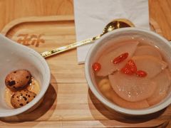 冰糖银耳炖雪梨-炖物24章·顺时轻养茶(黄龙店)