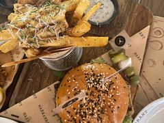 -Mark&Mars Restaurant