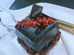 -UNI UNI(环亚凯瑟琳店)