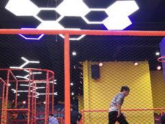 -爱蹦iBOON蹦床运动馆(江汉店)