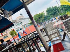 -ROAST coffee & eatery