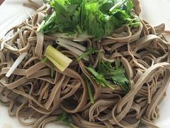 -溢心园香河肉饼总店